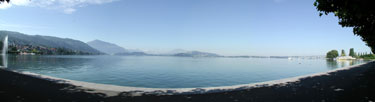 Panoramabild Zug mit Blick in die Berge Rigi Pilatus